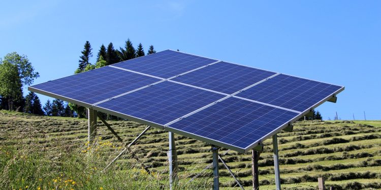 Optimizing Solar Energy Production: Understanding Panel Orientation and Tilt