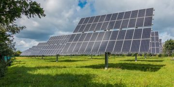 Exploring the Synergy of Solar Energy and Blockchain Technology: A Comprehensive Overview